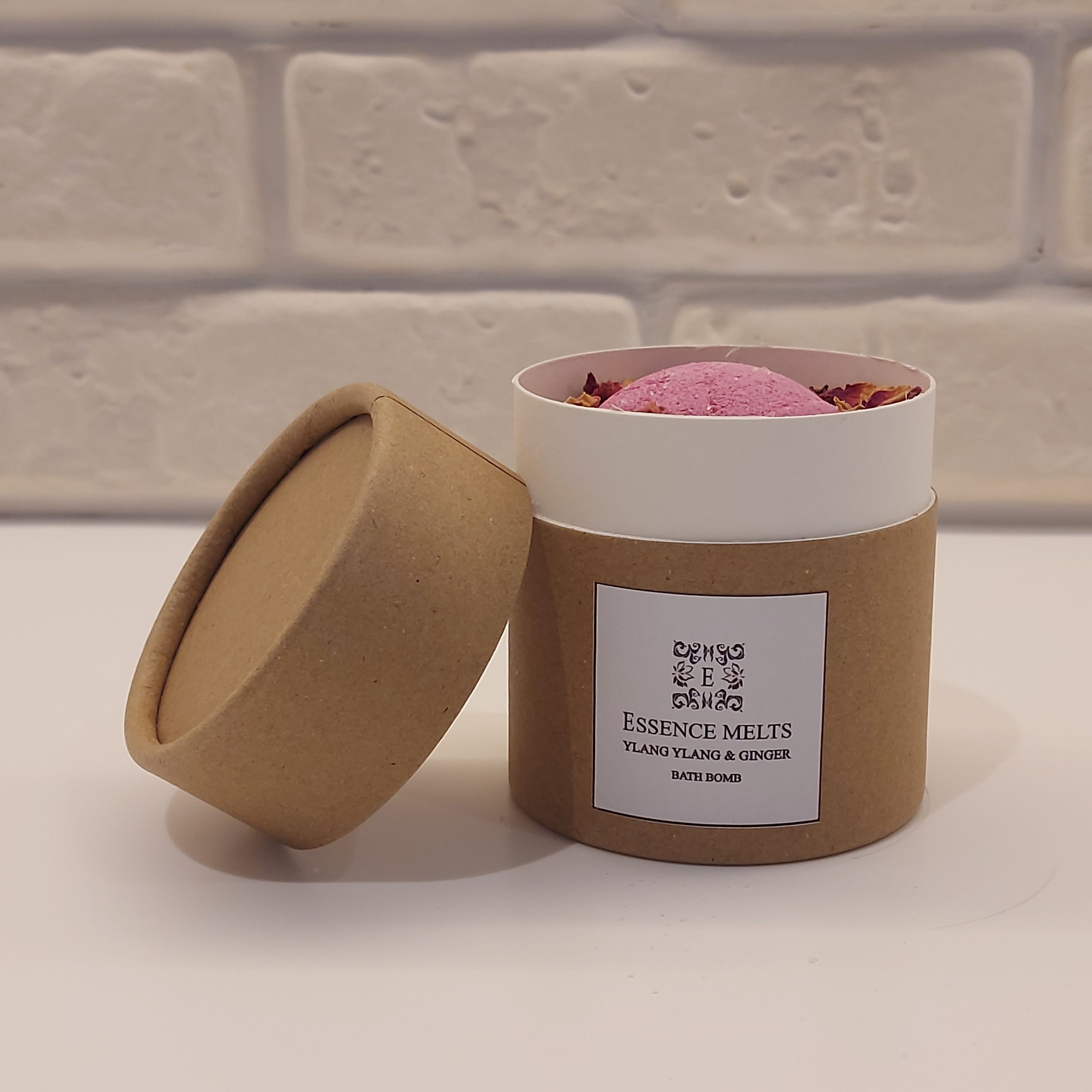 Ylang Ylang & Ginger bath bomb kit tube