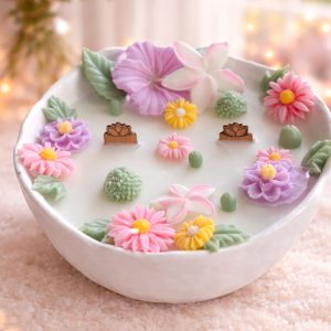 Spa Bloom spa scented candle with pastel floral design and wooden wicks for Mother’s Day